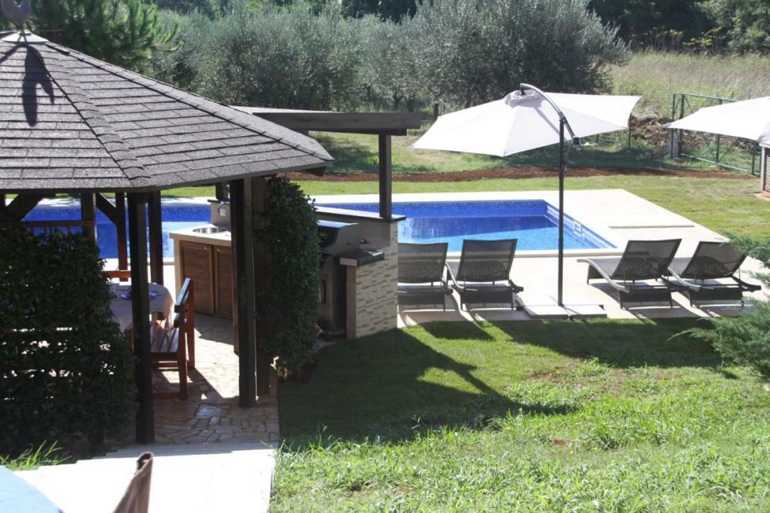 Premantura Olive Garden Villa Bagian luar foto