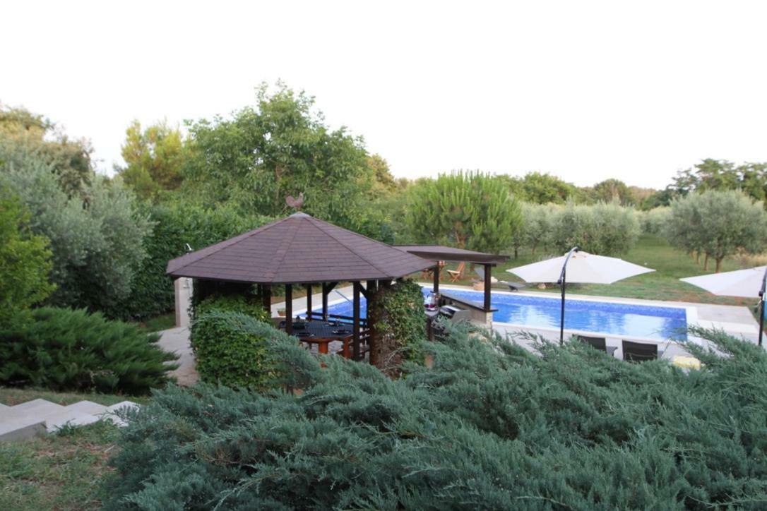Premantura Olive Garden Villa Bagian luar foto